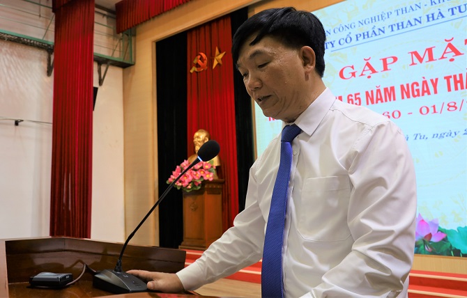 dong chi tran quoc tuan bi thu dang uy giam doc cong ty phat bieu tai buoi gap mat