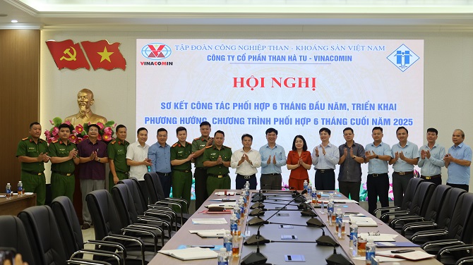 lanh dao cong ty va dai dien cac phuong ha tu cao xanh cong an dia phuong ky ket quy che phoi hop moi phu hop voi mo hinh to chuc chinh quyen 2 cap nam 2025