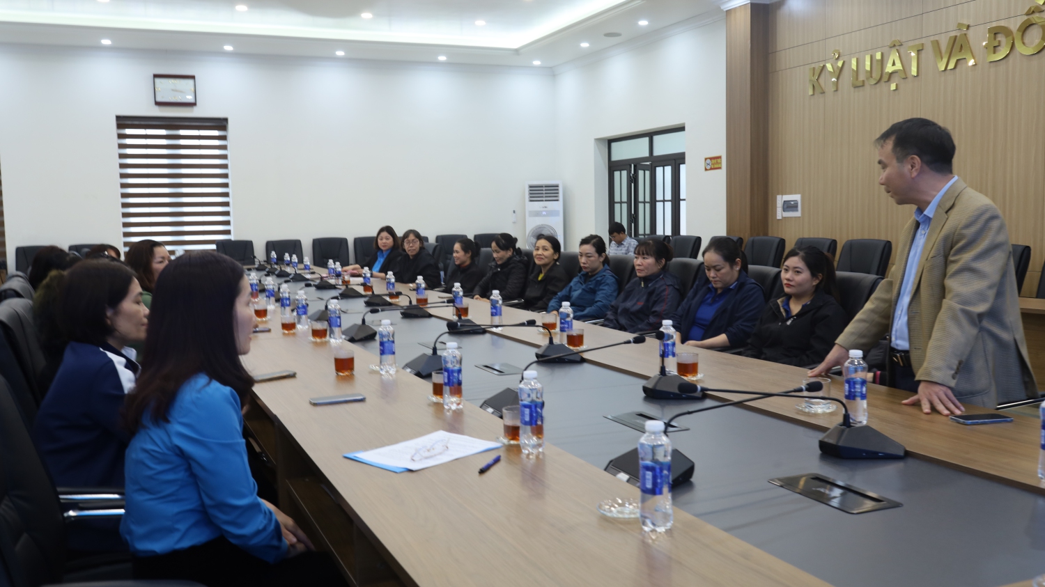 Chương trình Hỗ trợ nữ CNLĐ khó khăn phát triển kinh tế gia đình