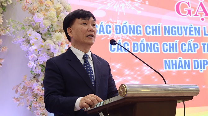 dong chi tran quoc tuan bi thu dang uy giam doc cong ty phat bieu tai buoi gap mat