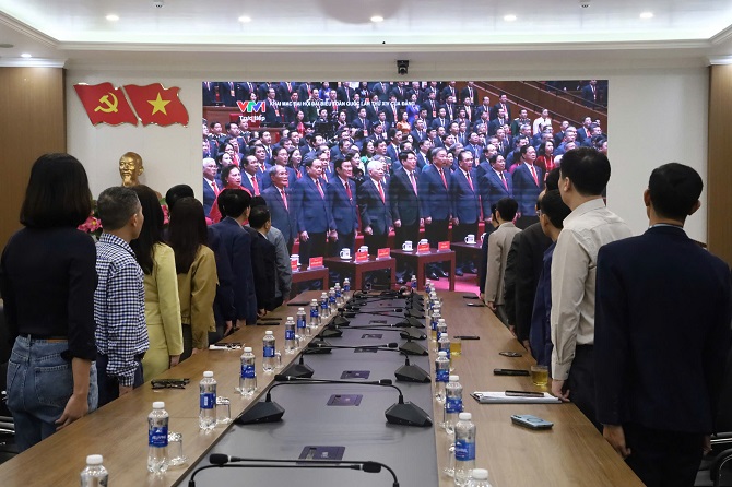 Cán bộ Đảng viên theo dõi Đại hội