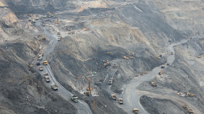 khi the thi dua lao dong san xuat 120 ngay dem tren khai truong than ha tu