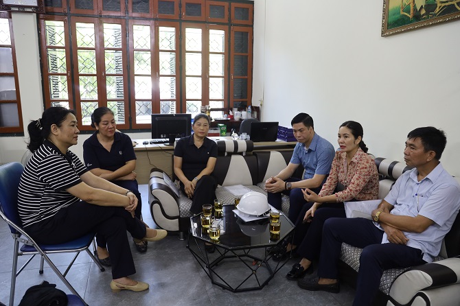 Đoàn kiểm tra làm việc tại Bếp ăn 19/5