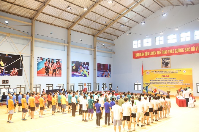 Khai mạc Giải cầu lông, bóng bàn phong trào CBCNLĐ công ty năm 2026