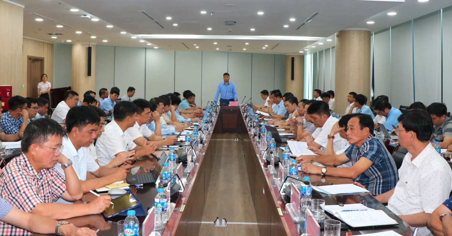 Phó Tổng giám đốc Tập đoàn Nguyễn Văn Tuân chủ trì hội nghị